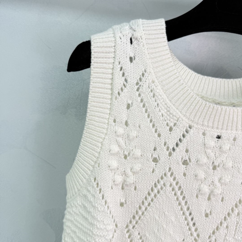 chr1st1an D10r sweaters